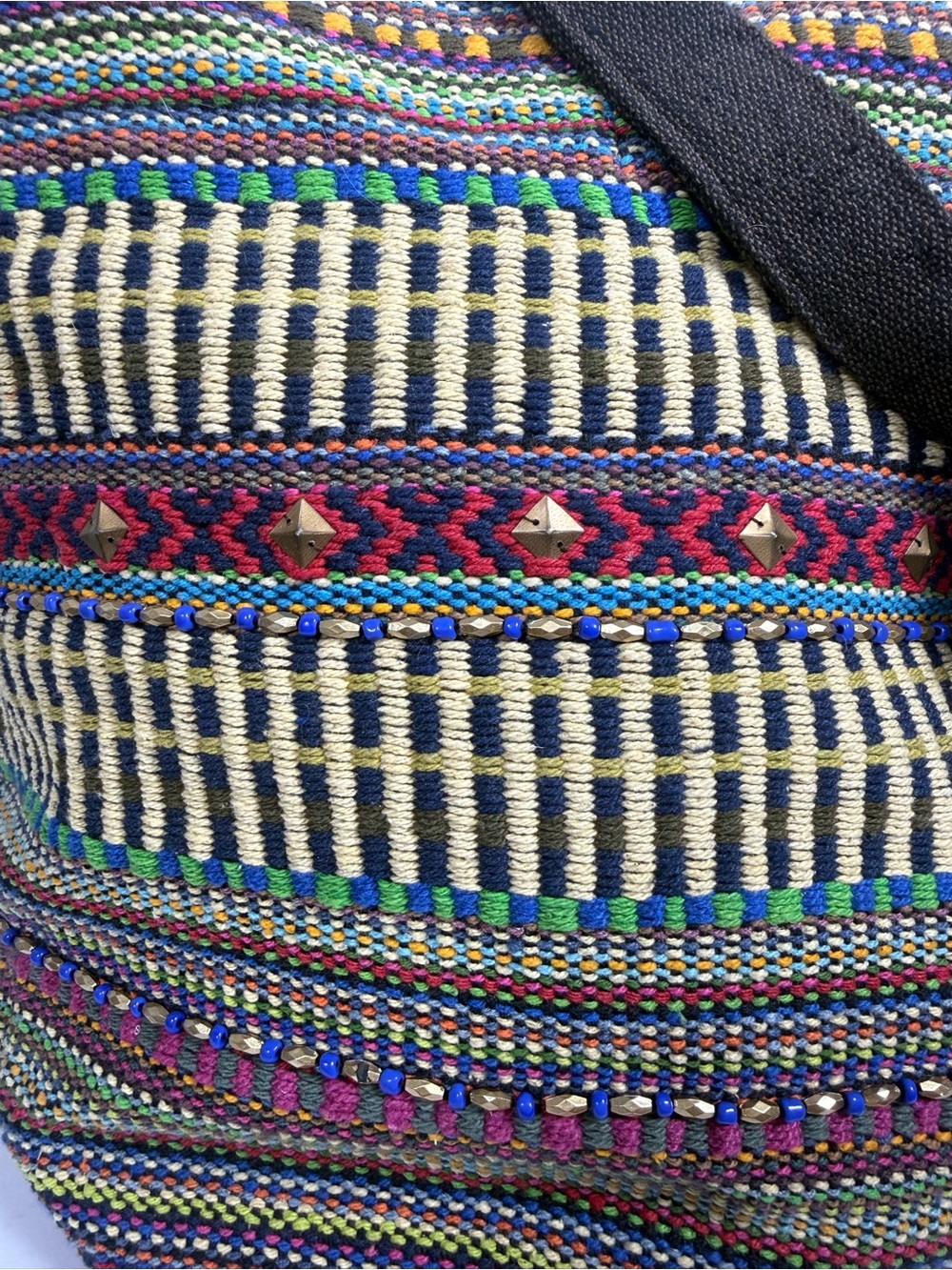 Boho Multi-Color Woven Crossbody Bag. Stunner π€© - Picture 4 of 10